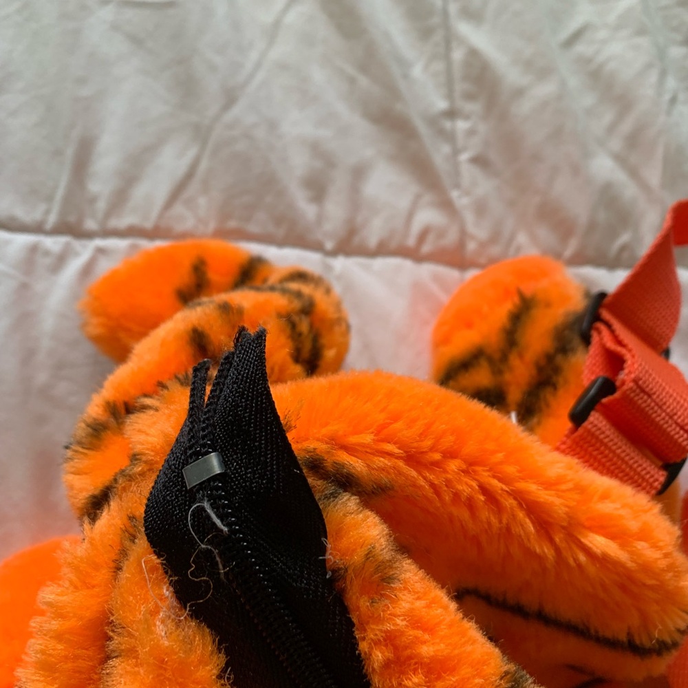 Tigger backpack - Picture 7 of 7